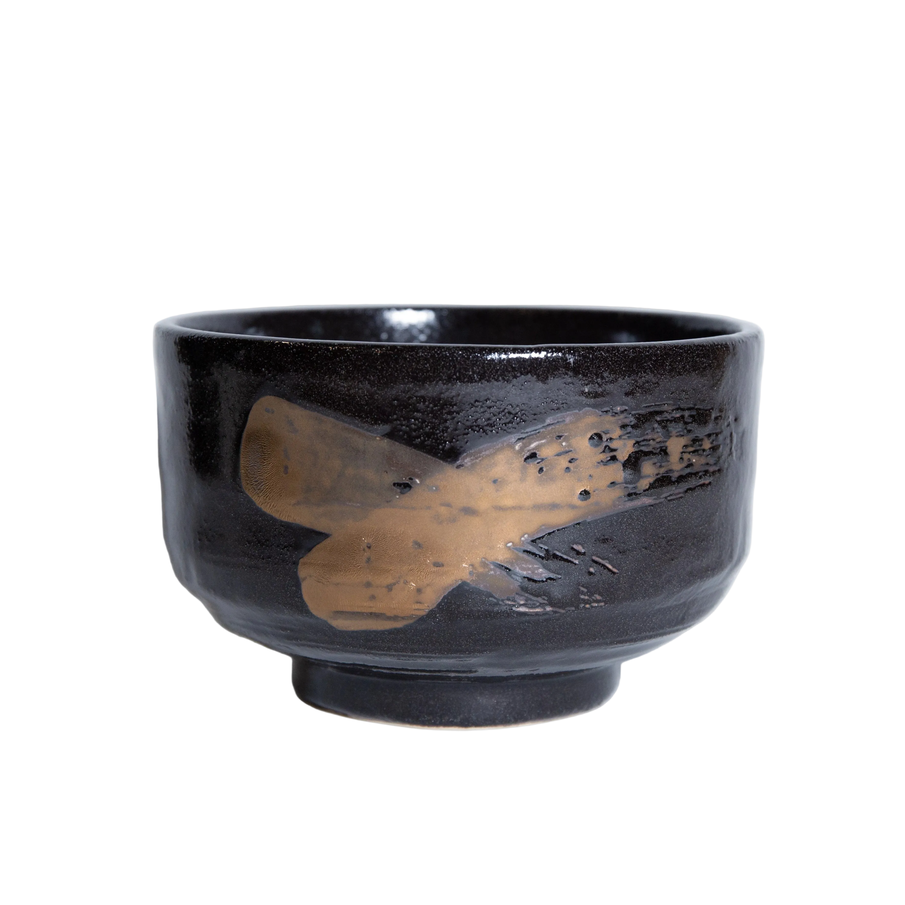 Black Mino ware matcha bowl with sweeping gold Kurogane Hake brushstroke